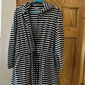 Women’s 2x zip up hooded swimsuit cover up.